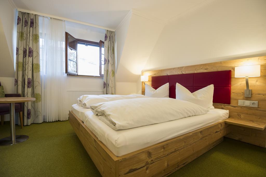 Gasthaus Zum Hirschen Hotel Staufen im Breisgau Room photo